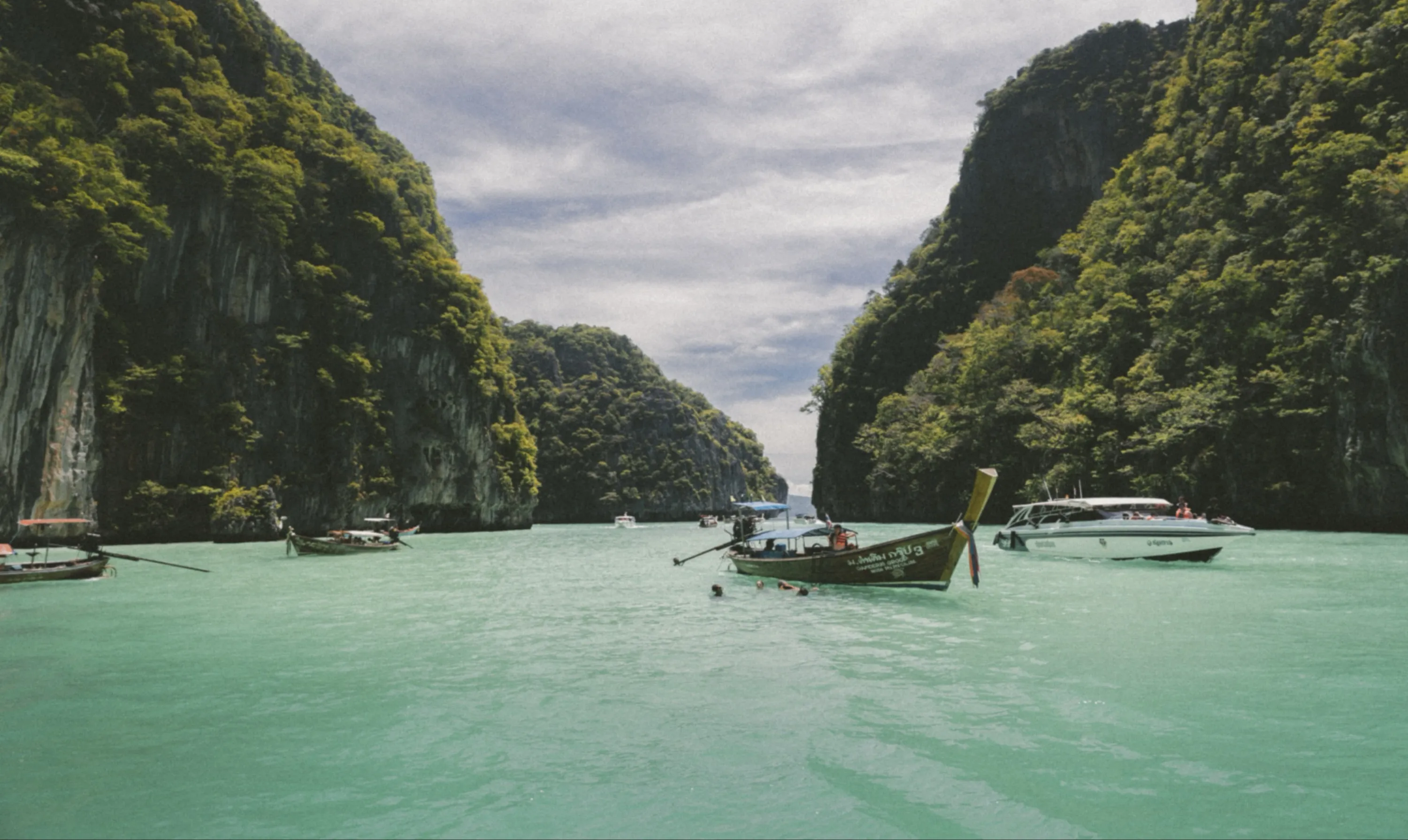 Boating Between Mountains